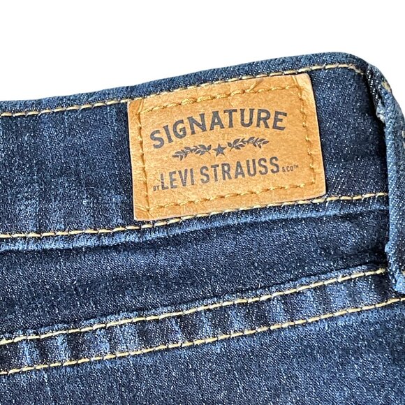 Levis Signature Mid Rise Bootcut Jeans Womens Size 33x34 Blue Dark Wash Stretch - Picture 6 of 12